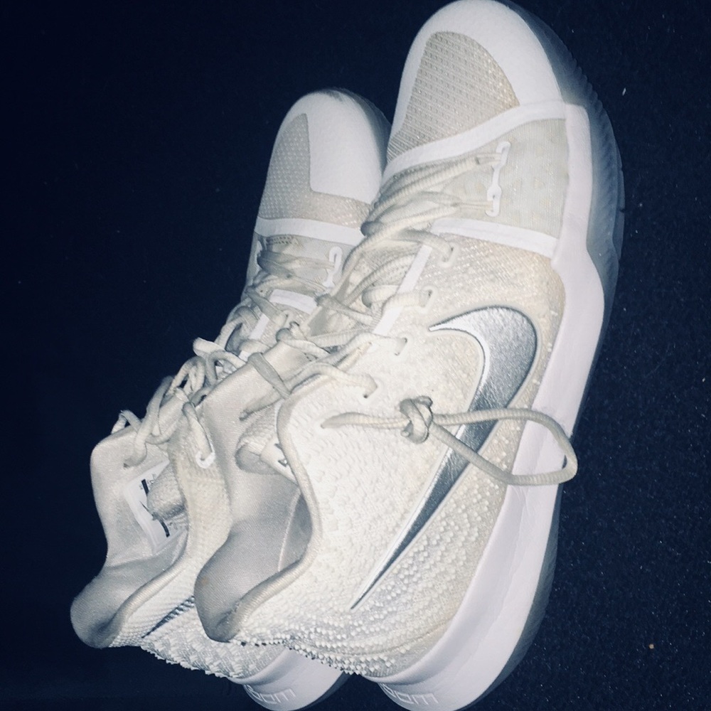 kyrie 3 basketball